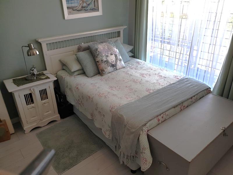 2 Bedroom Property for Sale in Gordons Bay Western Cape